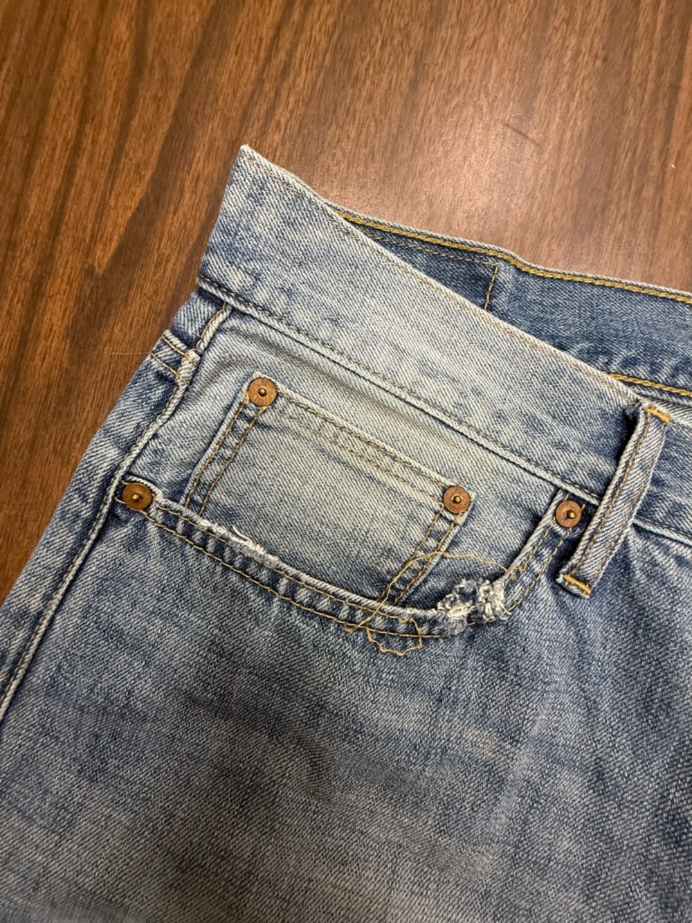 American Eagle Outfitters Men’s Light Wash Relaxed Jeans Size 34” x 34” - Picture 5 of 16